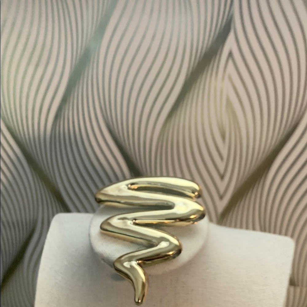 Gold Swirl Brooch